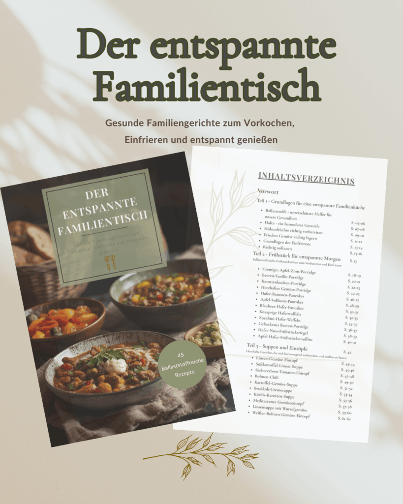Der entspannte Familientisch Mockup des Kochbuchs „Der entspannte Familientisch“ mit Buchcover und Inhaltsverzeichnis auf hellem Hintergrund in warmer natürlicher Gestaltung.